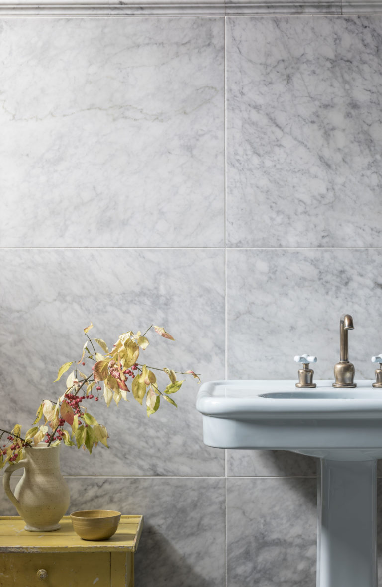 carrara-honed-marble-bathroom-wall-tile