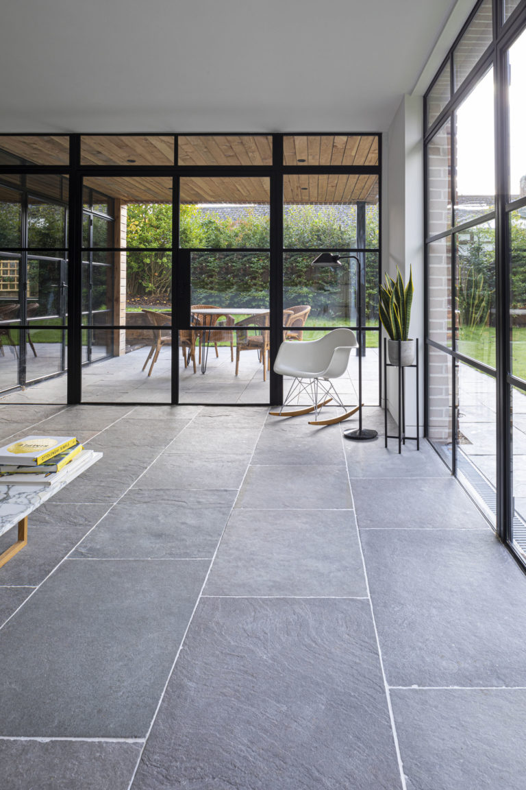 agincourt-grey-tumbled-limestone-floor-tiles-3