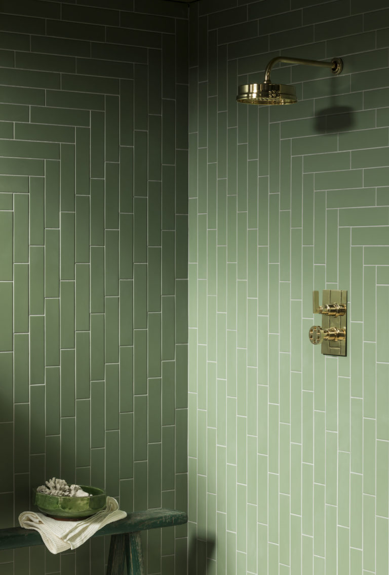oska-jungle-green-matt-porcelain-tile-with-shower