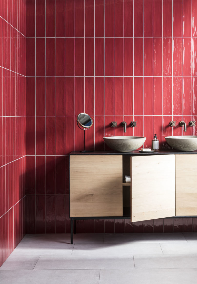 paintbox-berry-gloss-ceramic-bathroom-tile