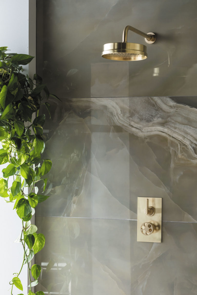 onyx-nouveau-jade-gloss-porcelain-bathroom-wall-tiles