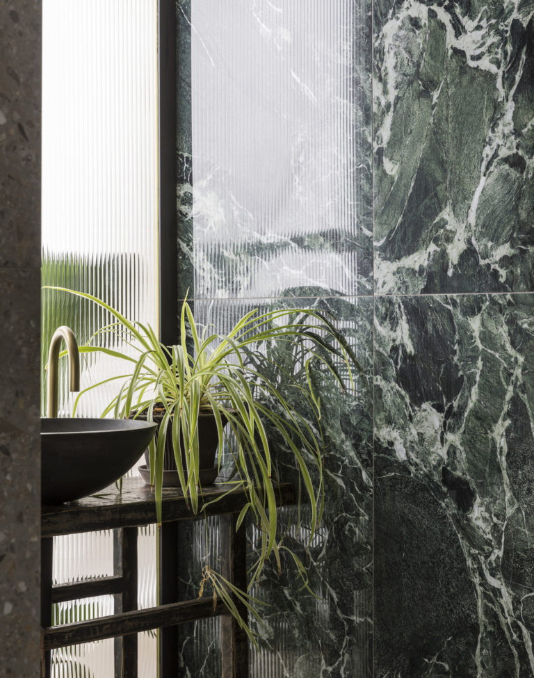 amazon-green-gloss-porcelain-bathroom-tile