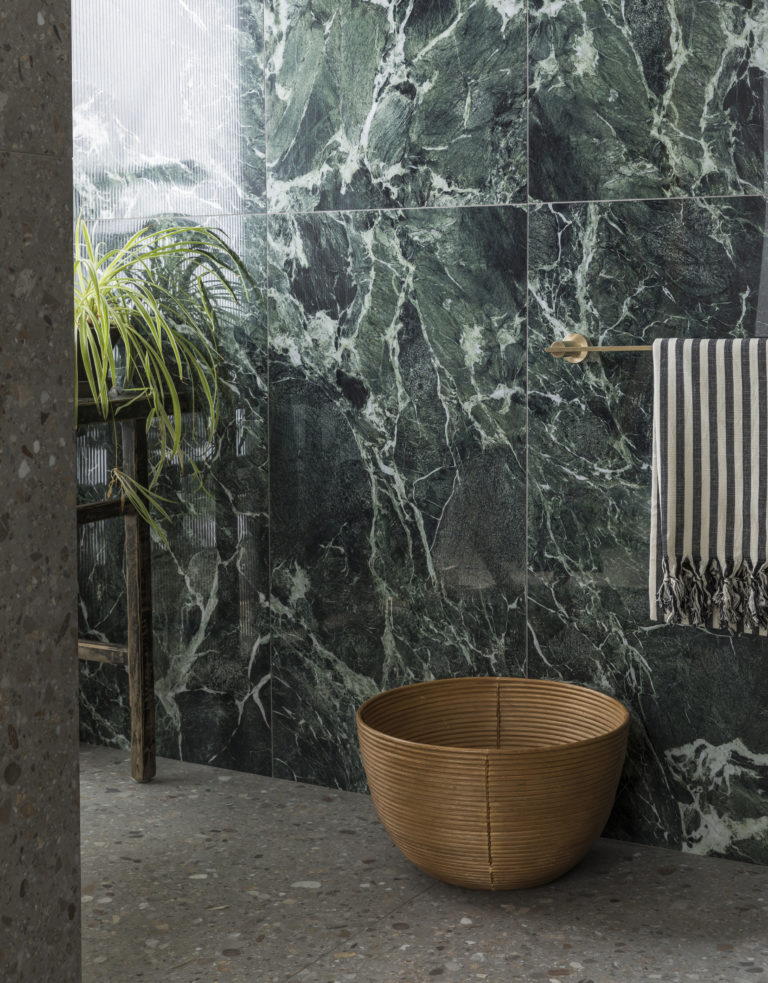 amazon-green-gloss-porcelain-bathroom-wall-tiles