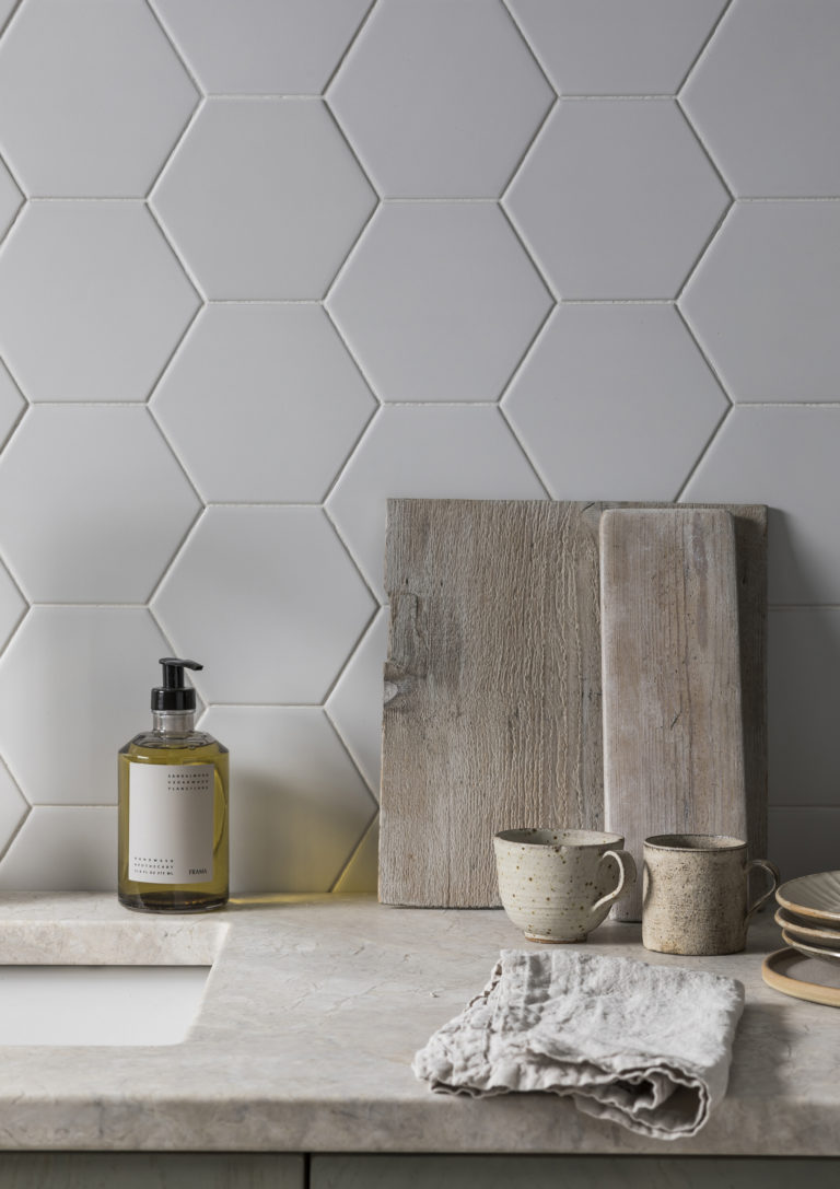 oska-linen-matt-porcelain-hexagon-bathroom-wall-tiles