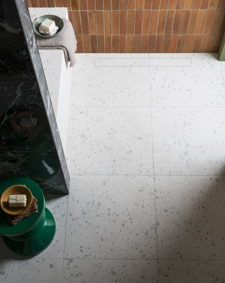 amazon-green-gloss-bathroom-tile