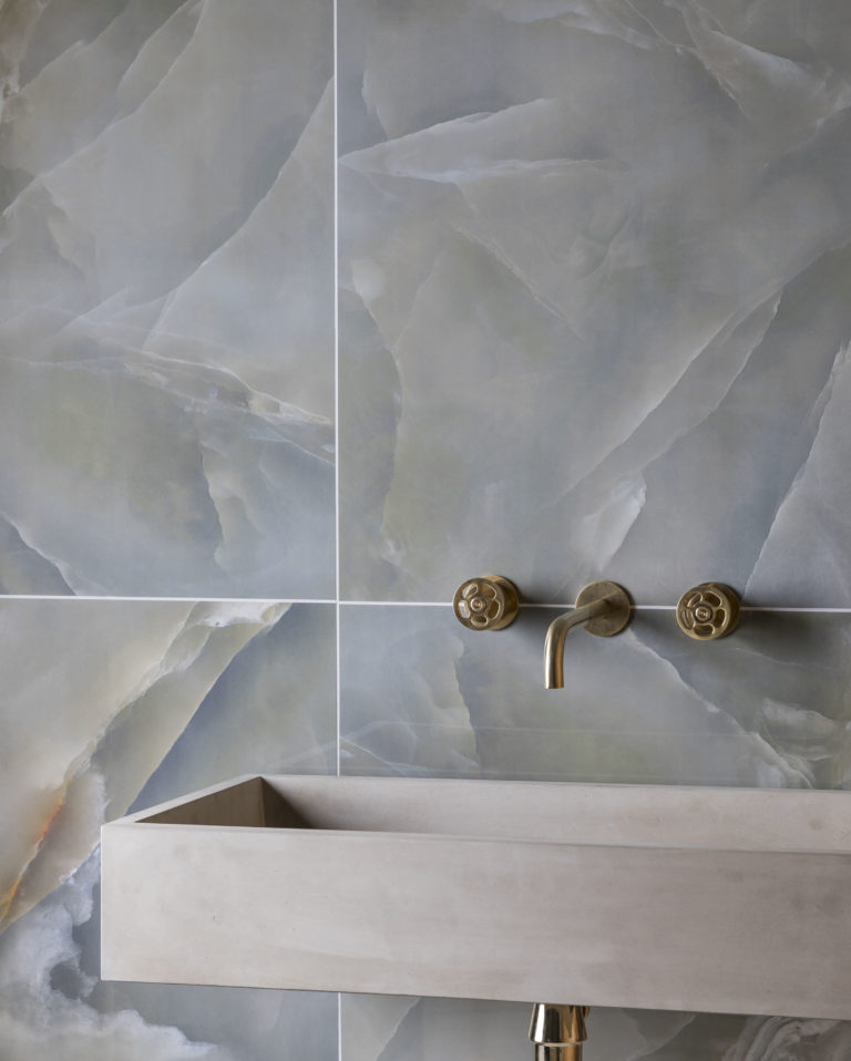 onyx-nouveau-jade-gloss-porcelain-bathroom-wall-tile