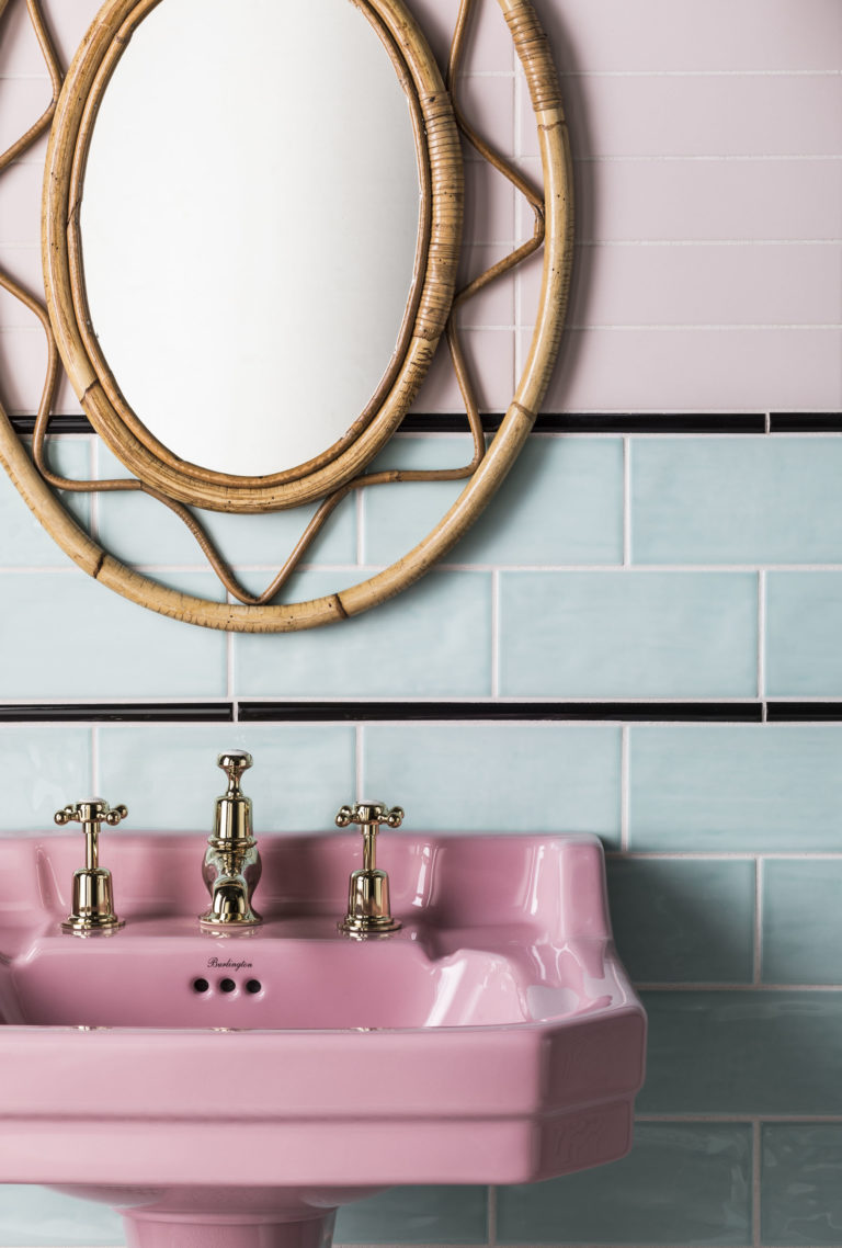oska-powder-pink-matt-porcelain-bathroom-wall-tile