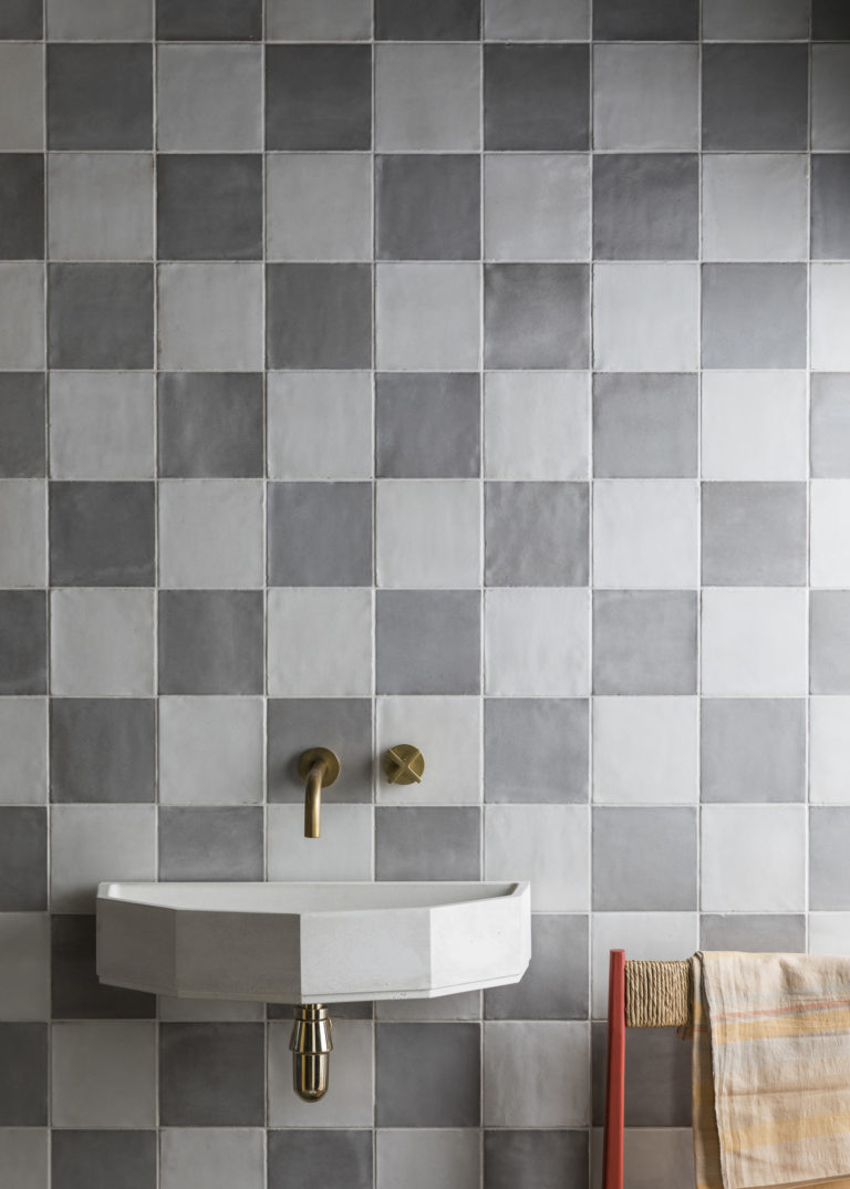 zen-grey-white-gloss-porcelain-bathroom-tile